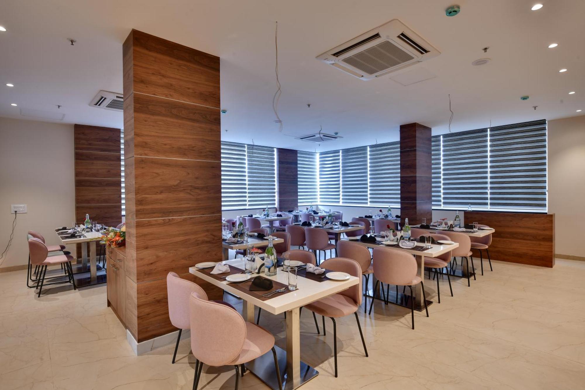 Click Hotel Vista-International Airport Dod Jala Exterior foto