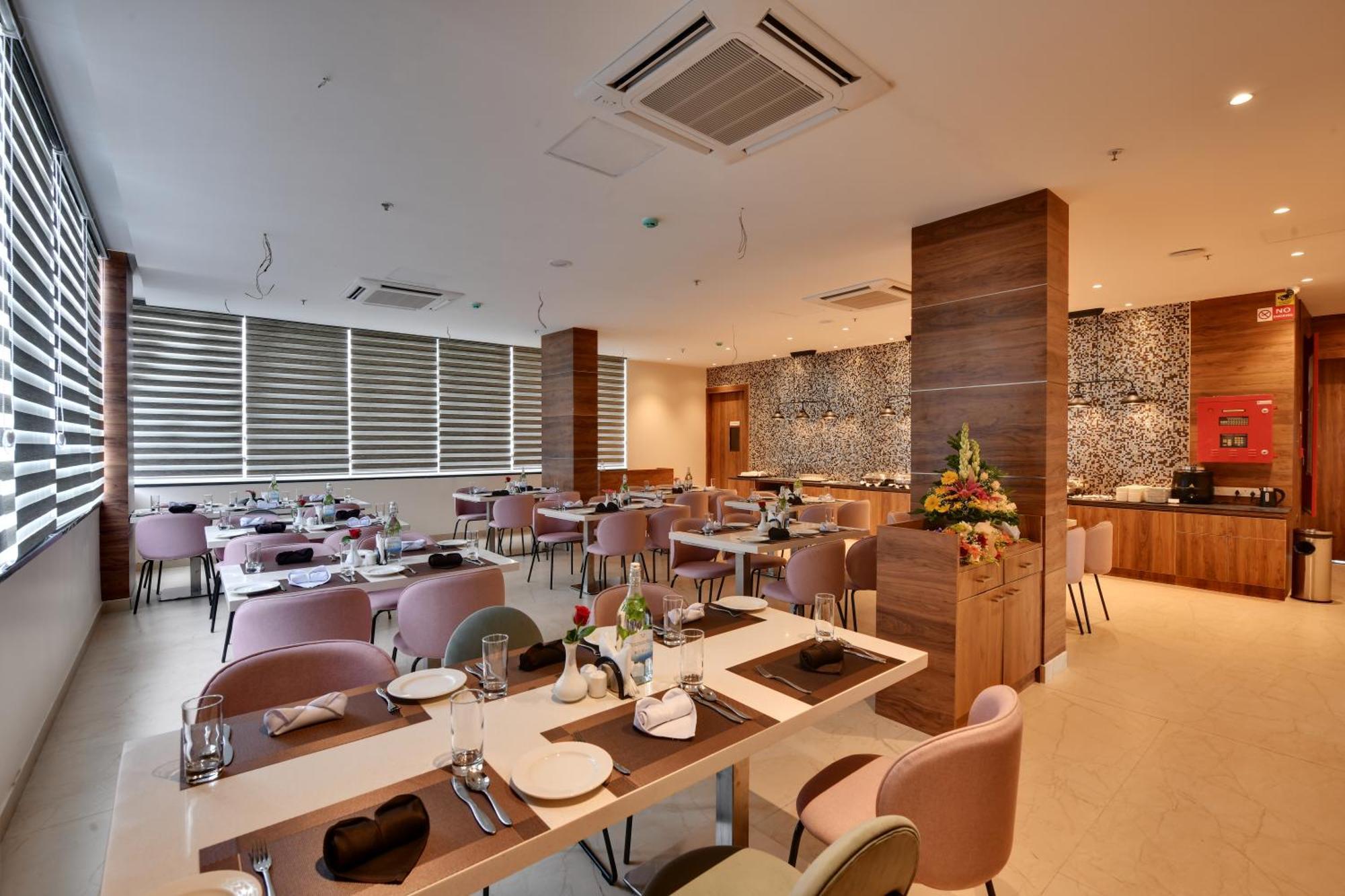 Click Hotel Vista-International Airport Dod Jala Exterior foto